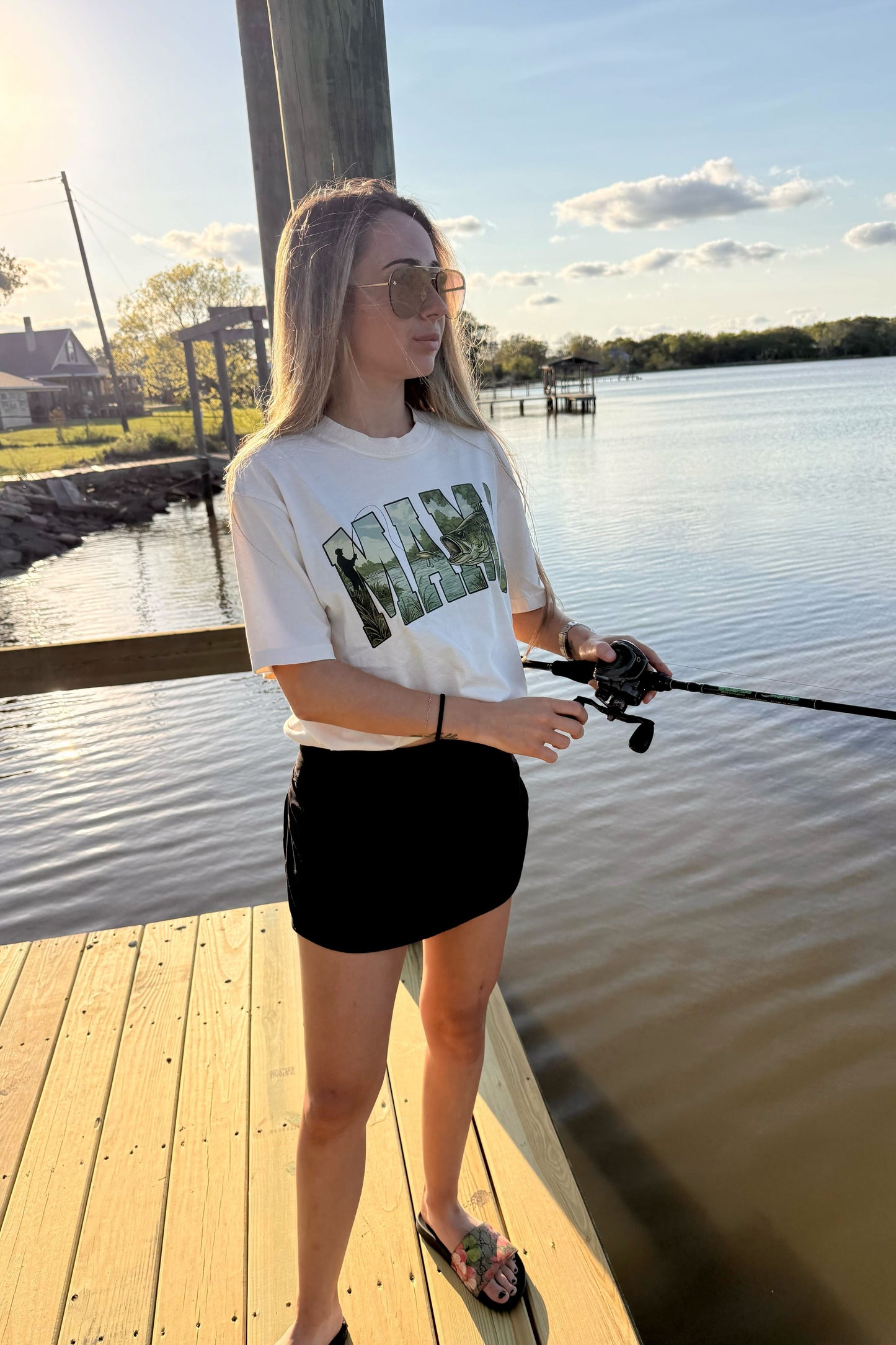 Huntx Fishing Mama Comfort Color Short Sleeve Tee