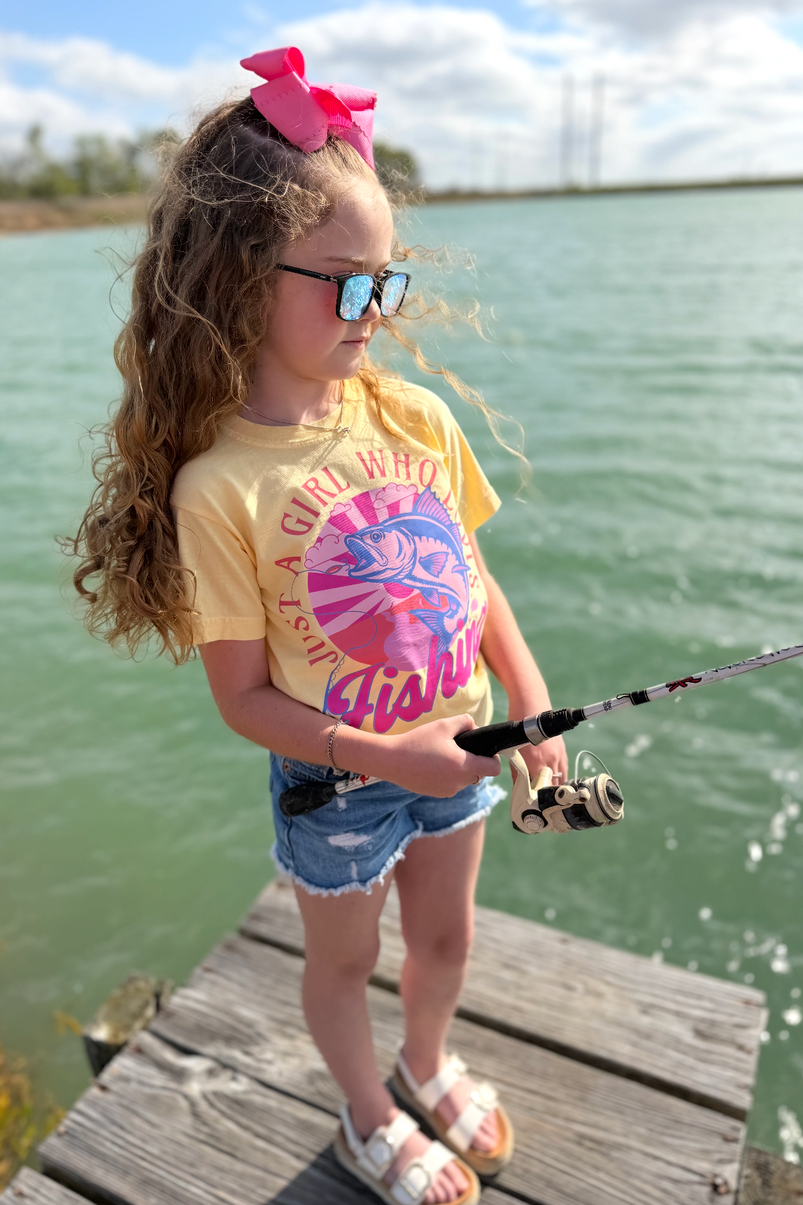 HuntX Just a Girl Who Loves Fishing Comfort Color Short Sleeve Tee